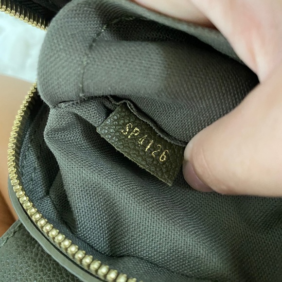 ❌SOLD❌ Louis Vuitton Vosges Mm - Picture 8 of 10